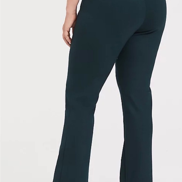 TORRID- STUDIO SIGNATURE PREMIUM PONTE STRETCH TROUSER - GREEN 30XT - Picture 3 of 4
